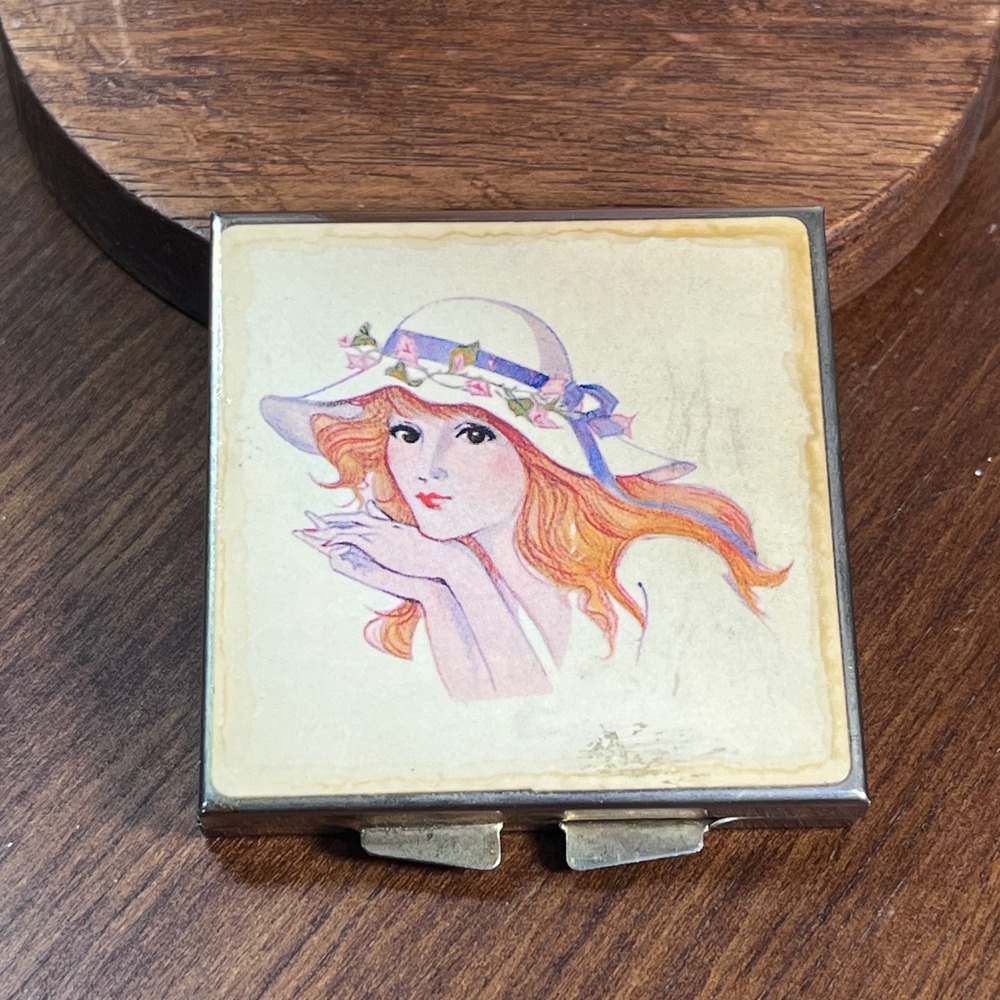 Vtg Square Metal Pill Box Case Woman in Sun Hat‎ Illustration Gold Tone 2 Inch